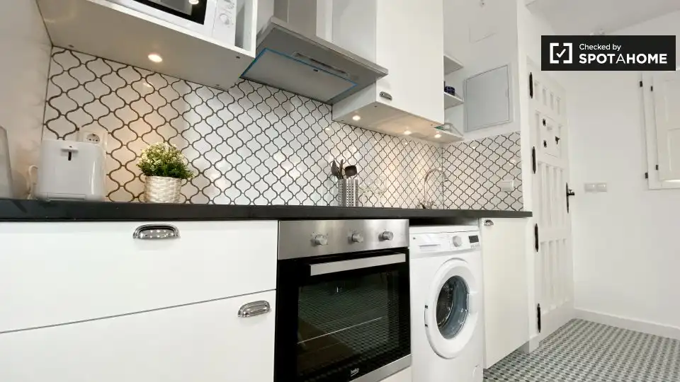 Kitchen of Flat for rent in Valencia  with Air Conditioner, Heating and Furnished
