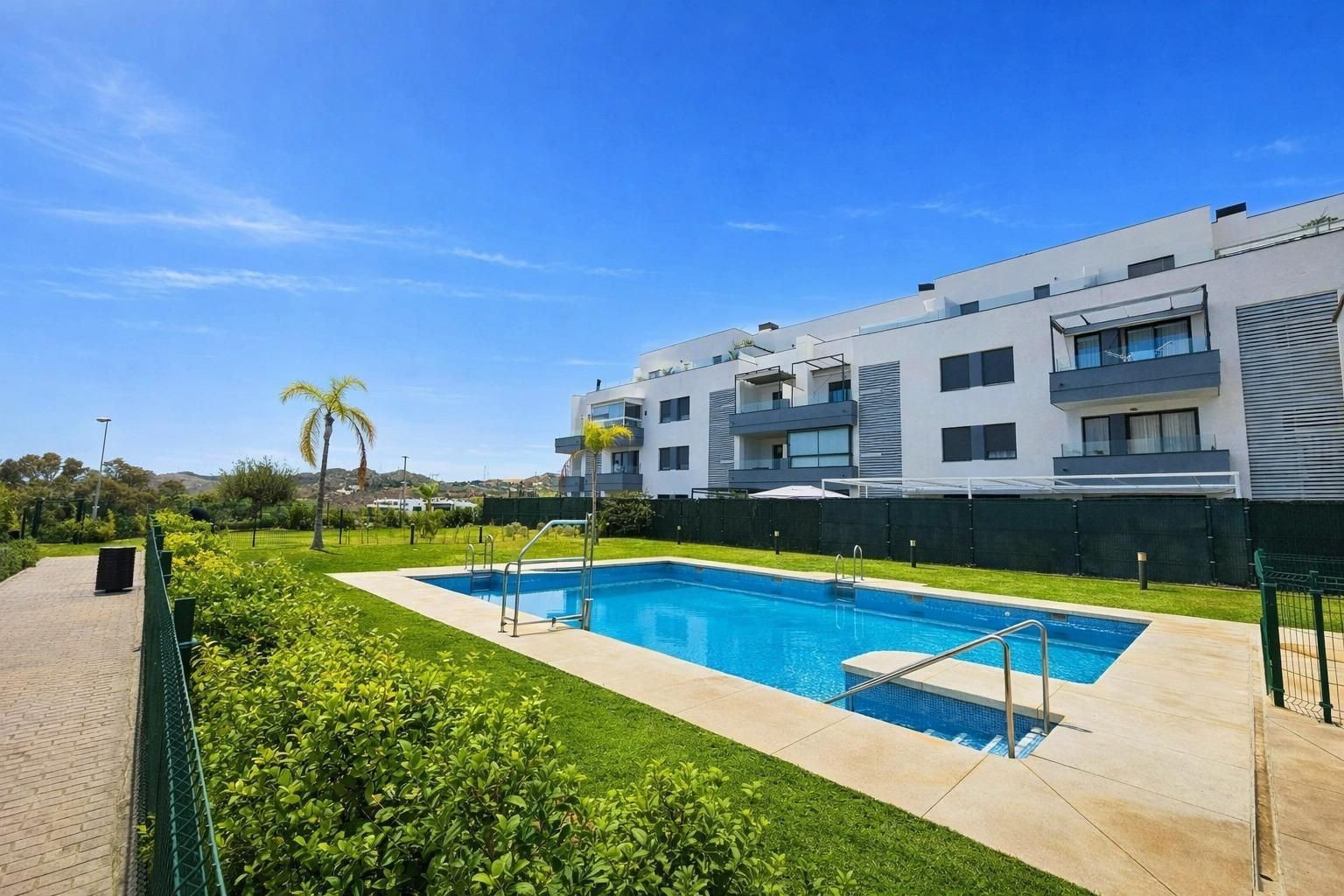 Vista exterior de Piso en venta en Málaga Capital con Aire acondicionado, Jardín privado y Terraza