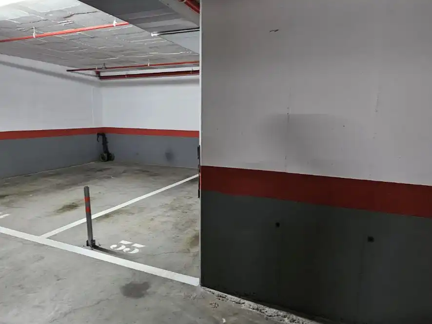 Aparcament de Garatge en venda en Badalona amb Alarma