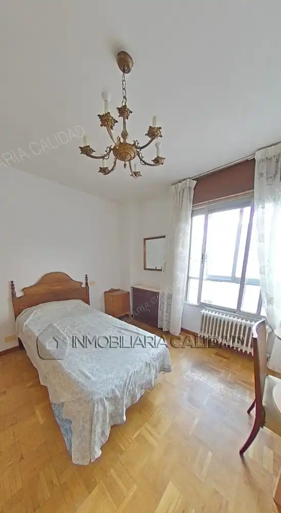 Bedroom of Flat for rent in Burgos  with Heating and Furnished