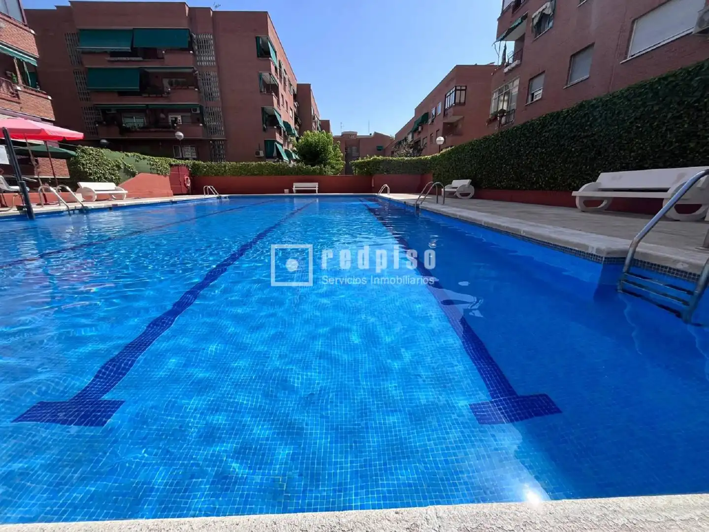 Piscina de Pis en venda en Alcobendas amb Calefacció, Jardí privat i Piscina
