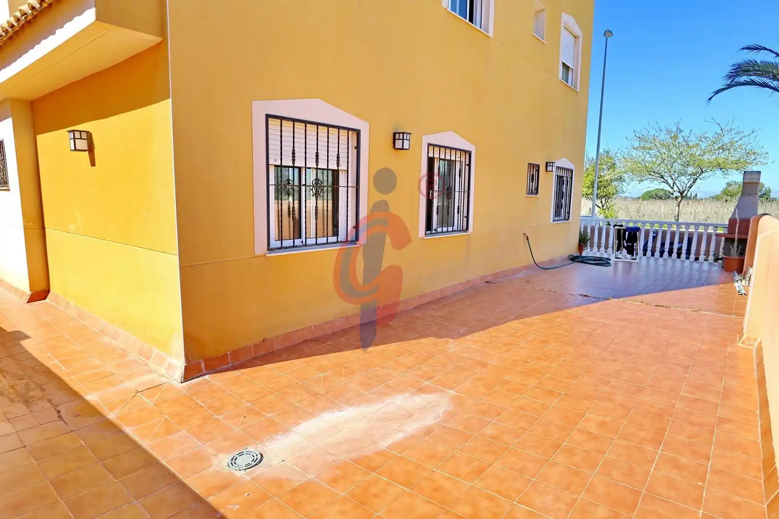 Vista exterior de Planta baixa en venda en Guardamar del Segura amb Terrassa, Moblat i Piscina comunitària