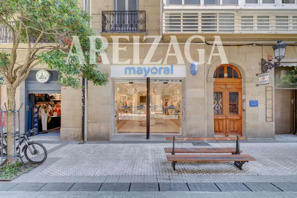 Local comercial en alquiler en Arrasate Kalea 25