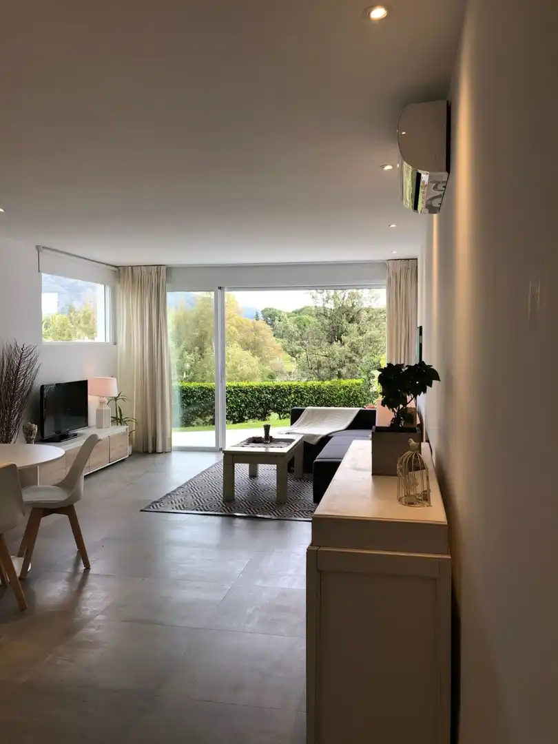 Wohnzimmer von Wohnungen zur Miete in Marbella mit Klimaanlage, Schwimmbad und Möbliert
