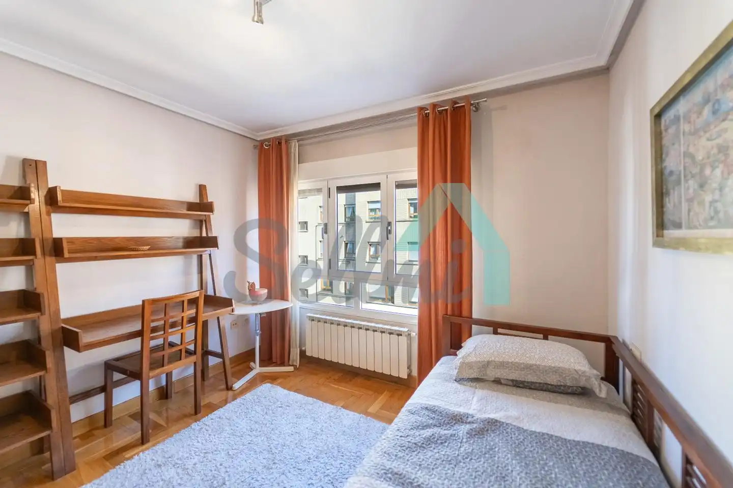 Bedroom of Flat for rent in Oviedo   with Heating, Parquet flooring and Furnished