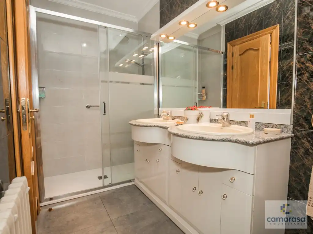 Baño de Casa o chalet en venta en Ávila con Jardín privado, Piscina y Piscina comunitaria