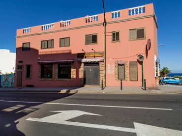 Local comercial en venda a Avenida Maritima 180
