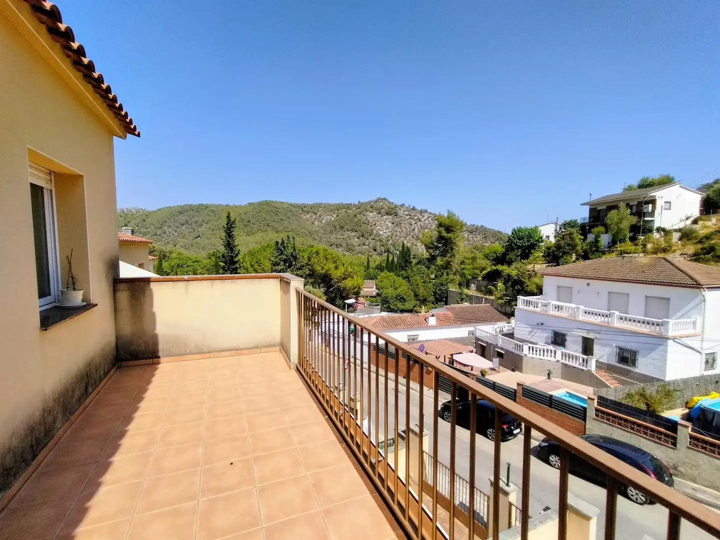 Vista exterior de Casa adosada en venda en Olivella amb Calefacció, Jardí privat i Terrassa