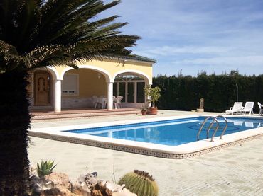 Villa mit Pool zur Miete in Algorós - El Derramador
