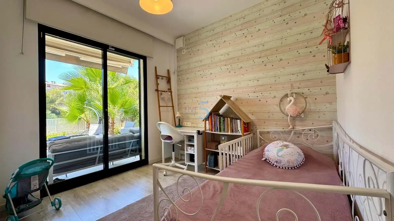 Dormitori de Casa o xalet en venda en Orihuela amb Aire condicionat, Piscina i Moblat