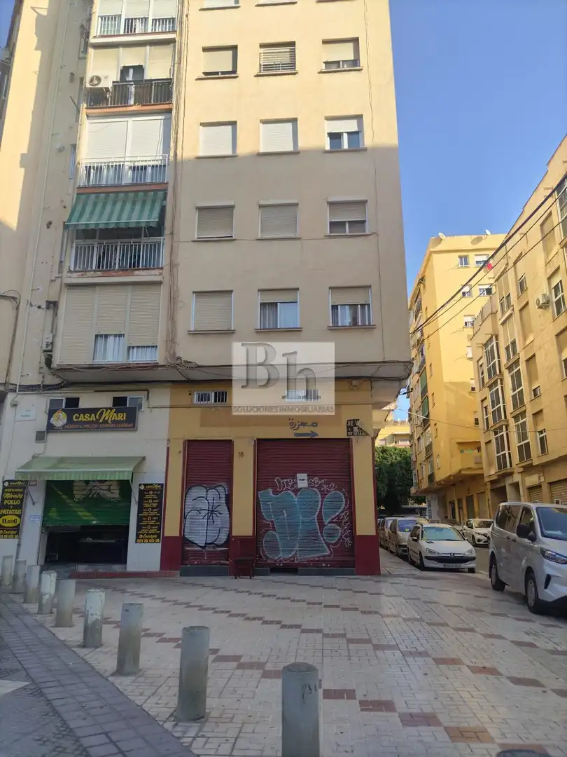 Vista exterior de Local en venta en Málaga