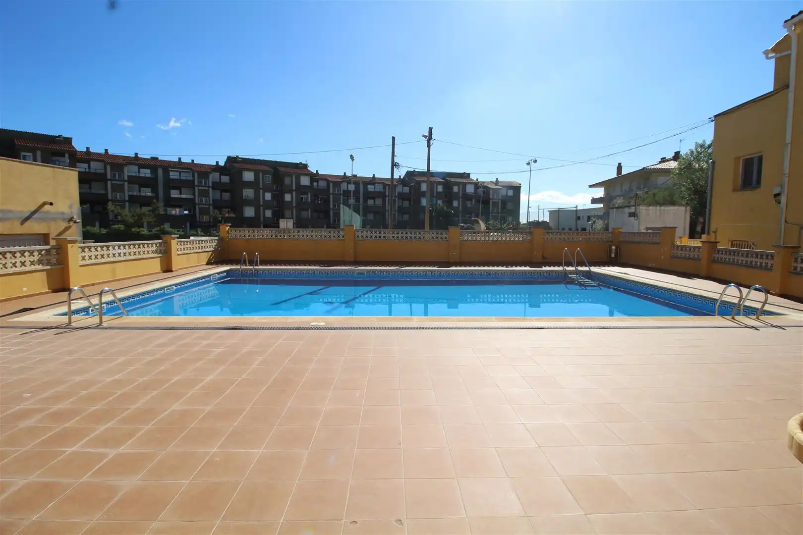 Piscina de Apartamento en venta en L'Estartit con Calefacción, Terraza y Piscina