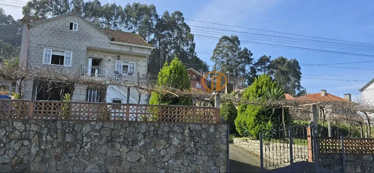Vista exterior de Casa o chalet en venta en Vilagarcía de Arousa con Calefacción, Jardín privado y Terraza