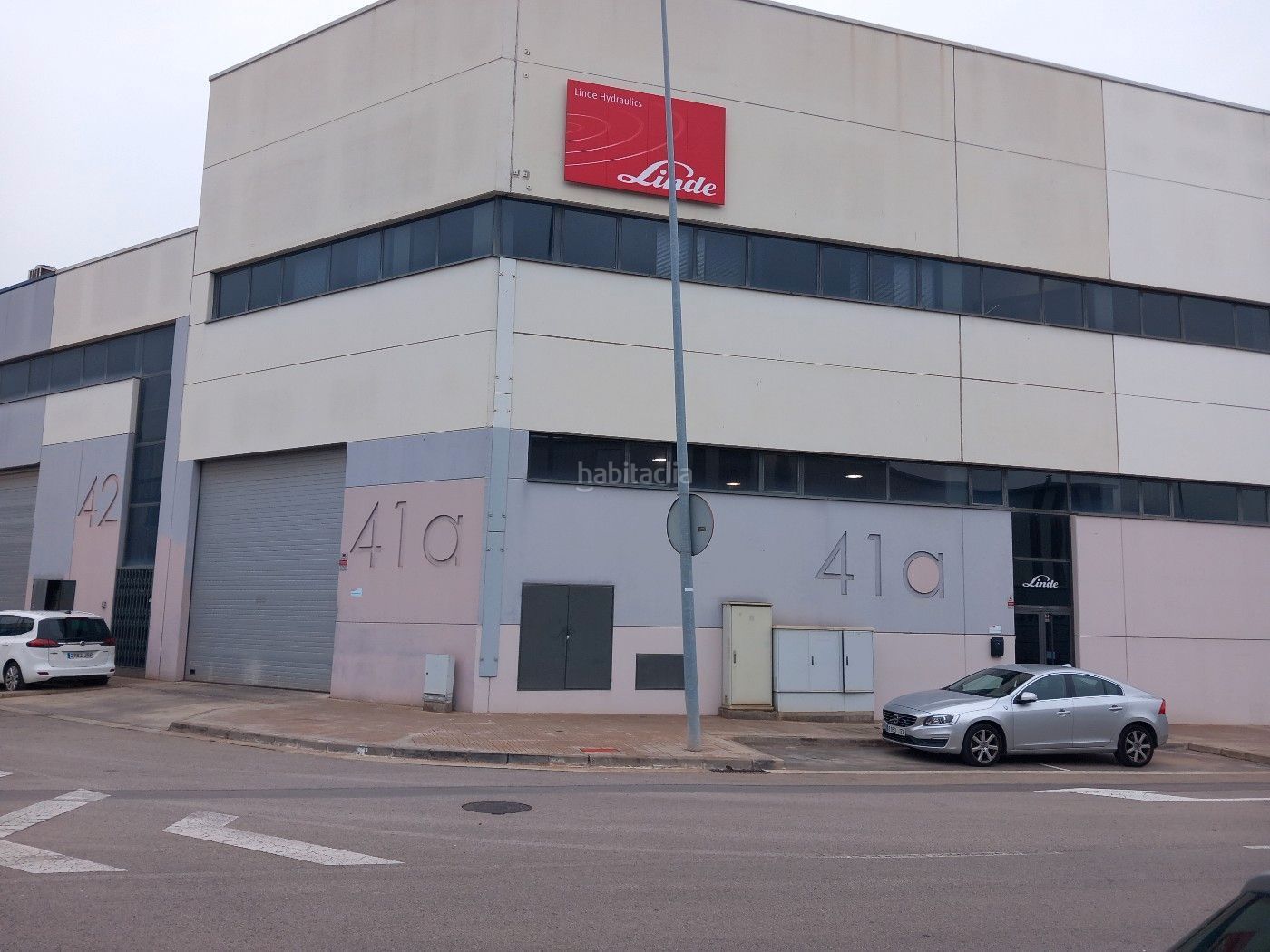 Exterior view of Industrial buildings to rent in Sant Vicenç Dels Horts