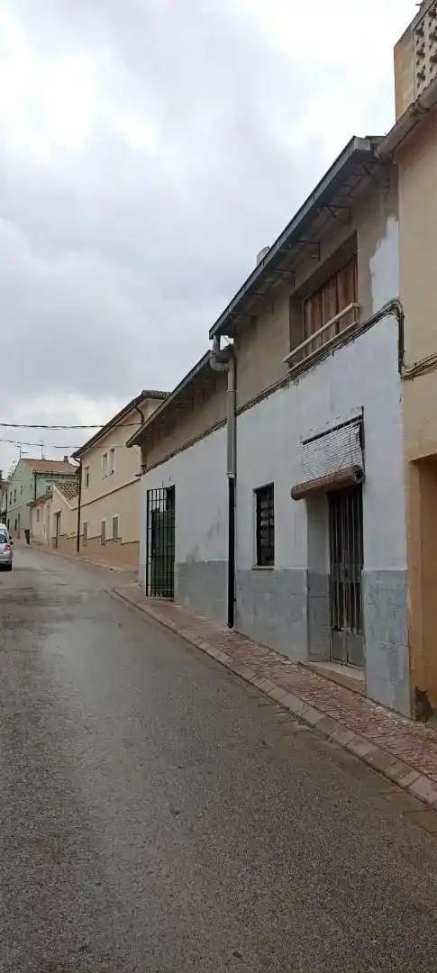 Vista exterior de Casa adosada en venda en Caudete amb Moblat, Forn i Rentadora