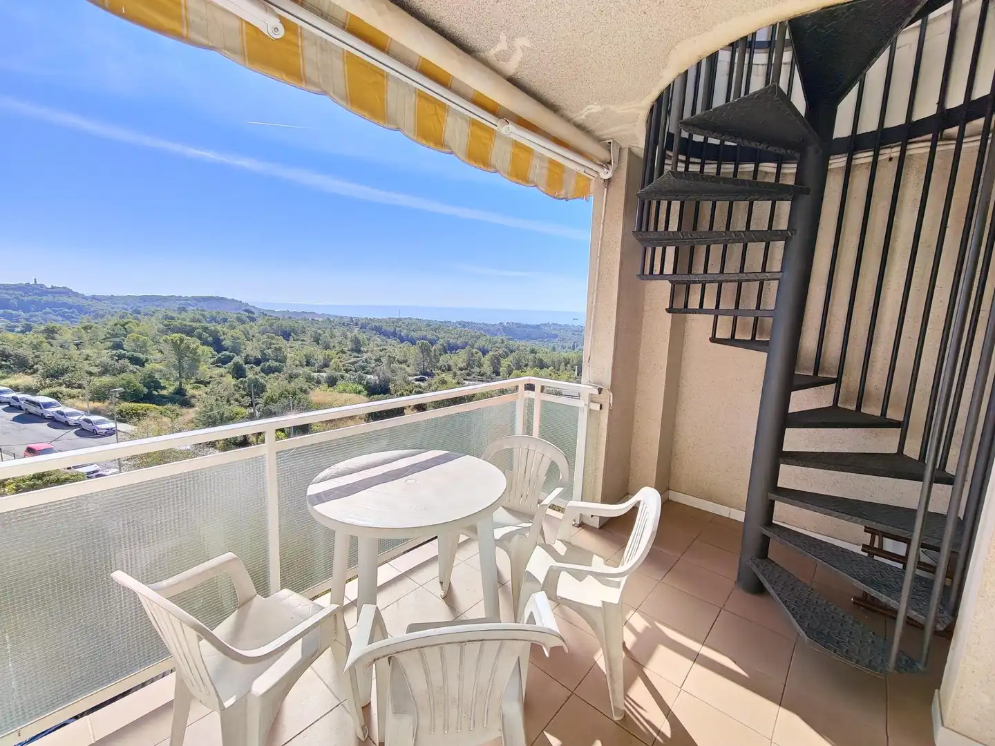 Penthouse mit Terrasse zum Verkauf in Carrer Violant d'Hongria