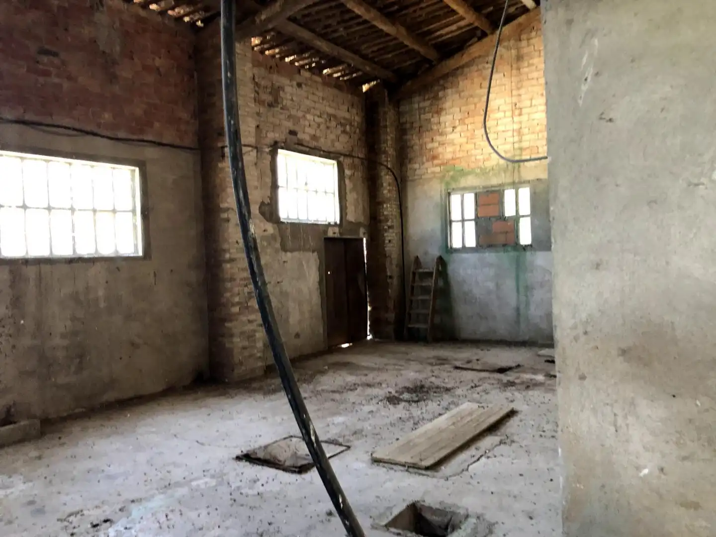 Nave industrial de alquiler en Bellvís
