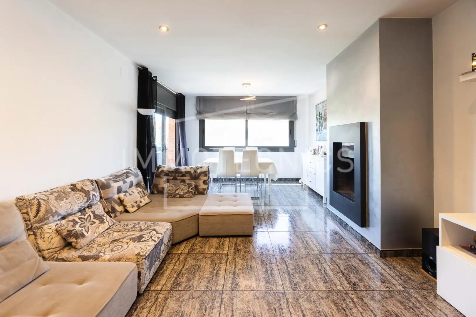 Sala de estar de Casa o chalet en venta en La Roca del Vallès con Calefacción, Jardín privado y Terraza