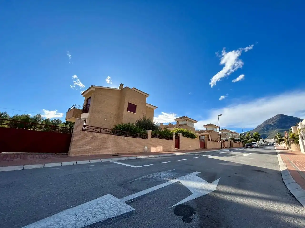 Vista exterior de Casa o chalet en venta en La Nucia con Aire acondicionado, Calefacción y Terraza