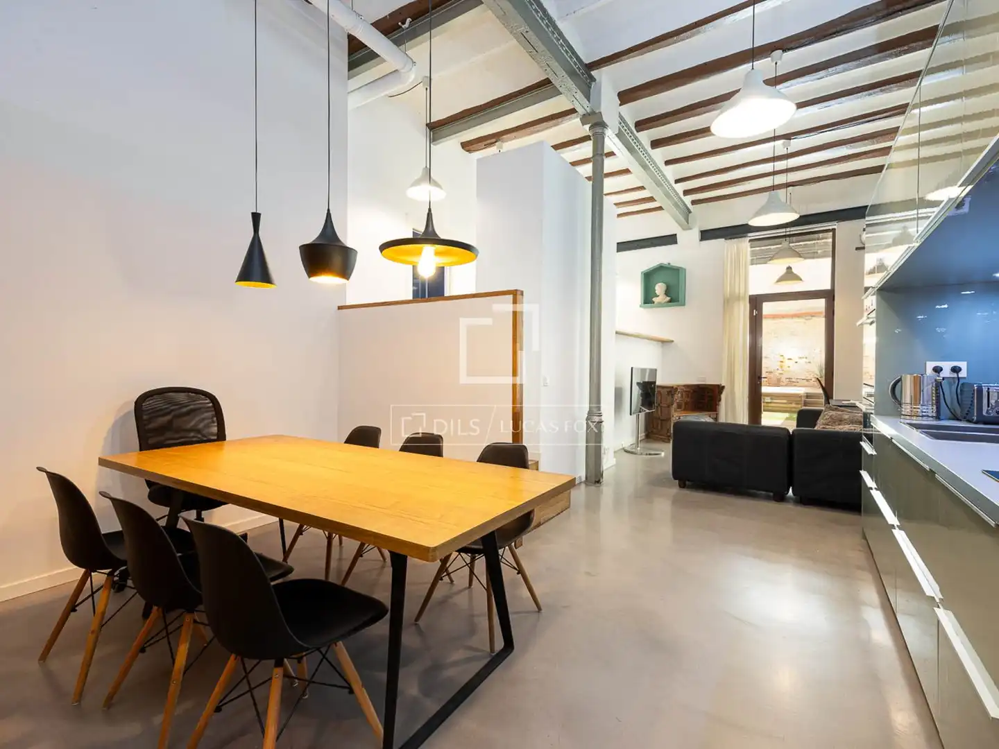 Außenansicht von Wohnung zum Verkauf in Barcelona mit Klimaanlage und Terrasse