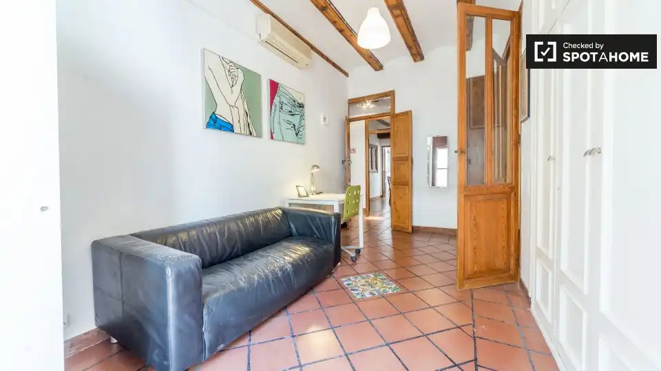 Wohnung zur untervermieten in Valencia mit Klimaanlage, Heizung und Möbliert