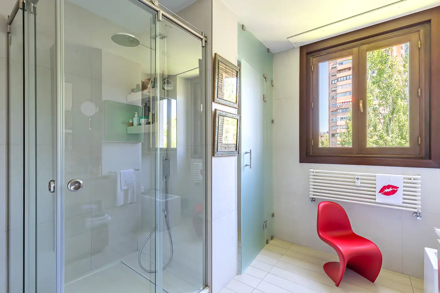 Bathroom of Flat for sale in Madrid  with Air Conditioner, Heating and Terrace