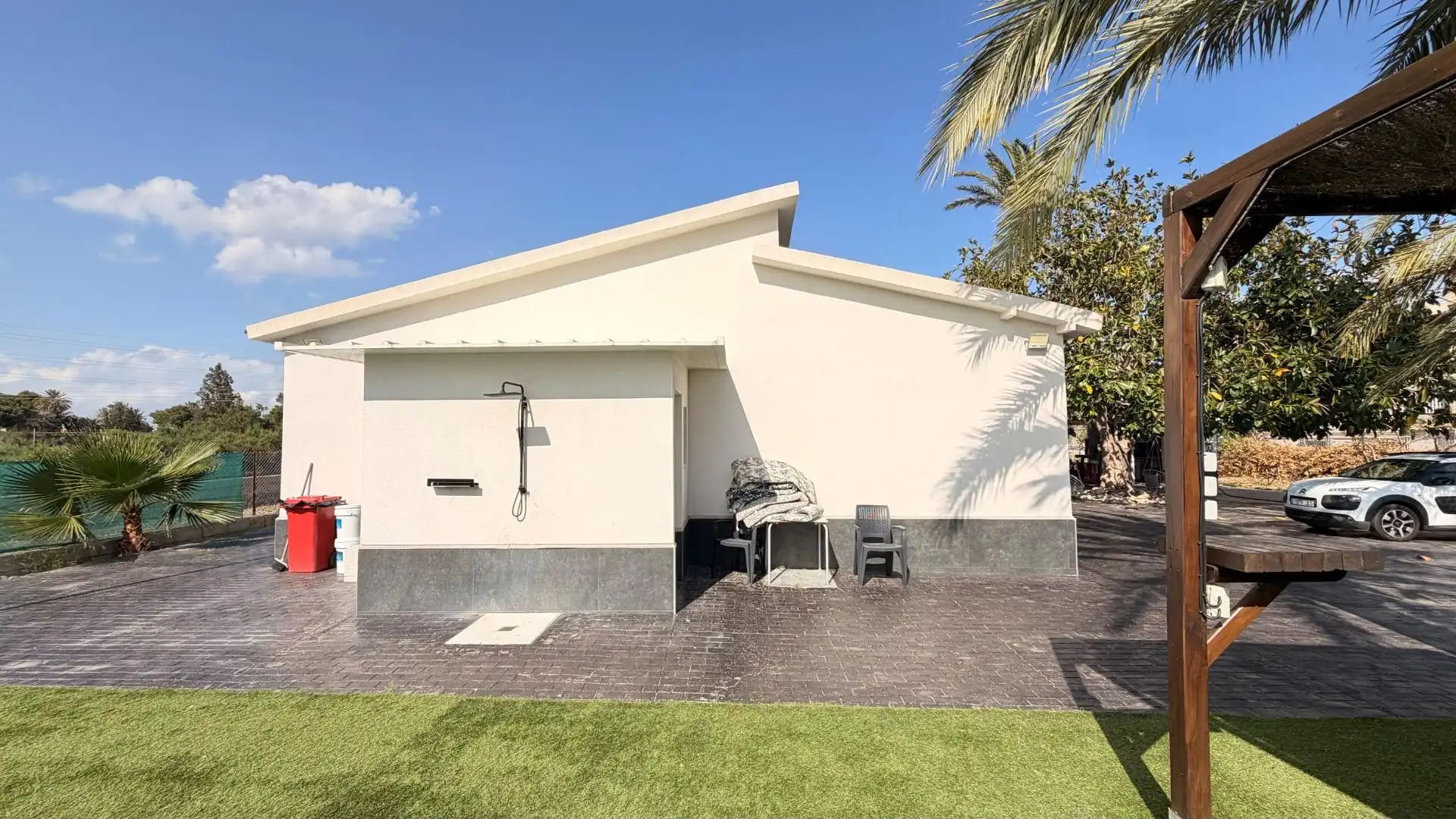 Außenansicht von Haus oder Chalet zum Verkauf in Elche / Elx mit Klimaanlage, Heizung und Privatgarten