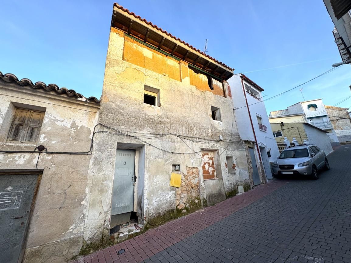 Exterior view of Single-family semi-detached for sale in Mondéjar  with Heating