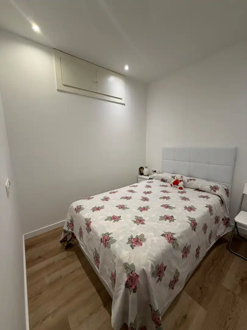 Bedroom of Flat for sale in Barcelona