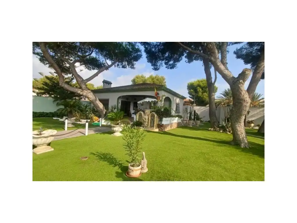 Casa amb piscina en venda a Calle Pablo Neruda-Cmor, imagen 7