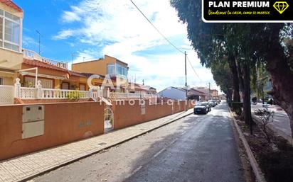 Vista exterior de Casa adosada en venda en La Unión amb Aire condicionat, Calefacció i Terrassa