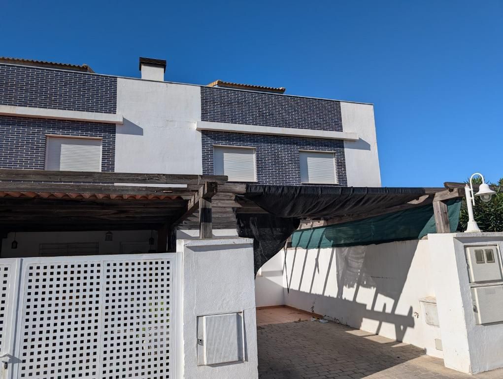 Casa adosada en venta en Playa - Ben Afeli