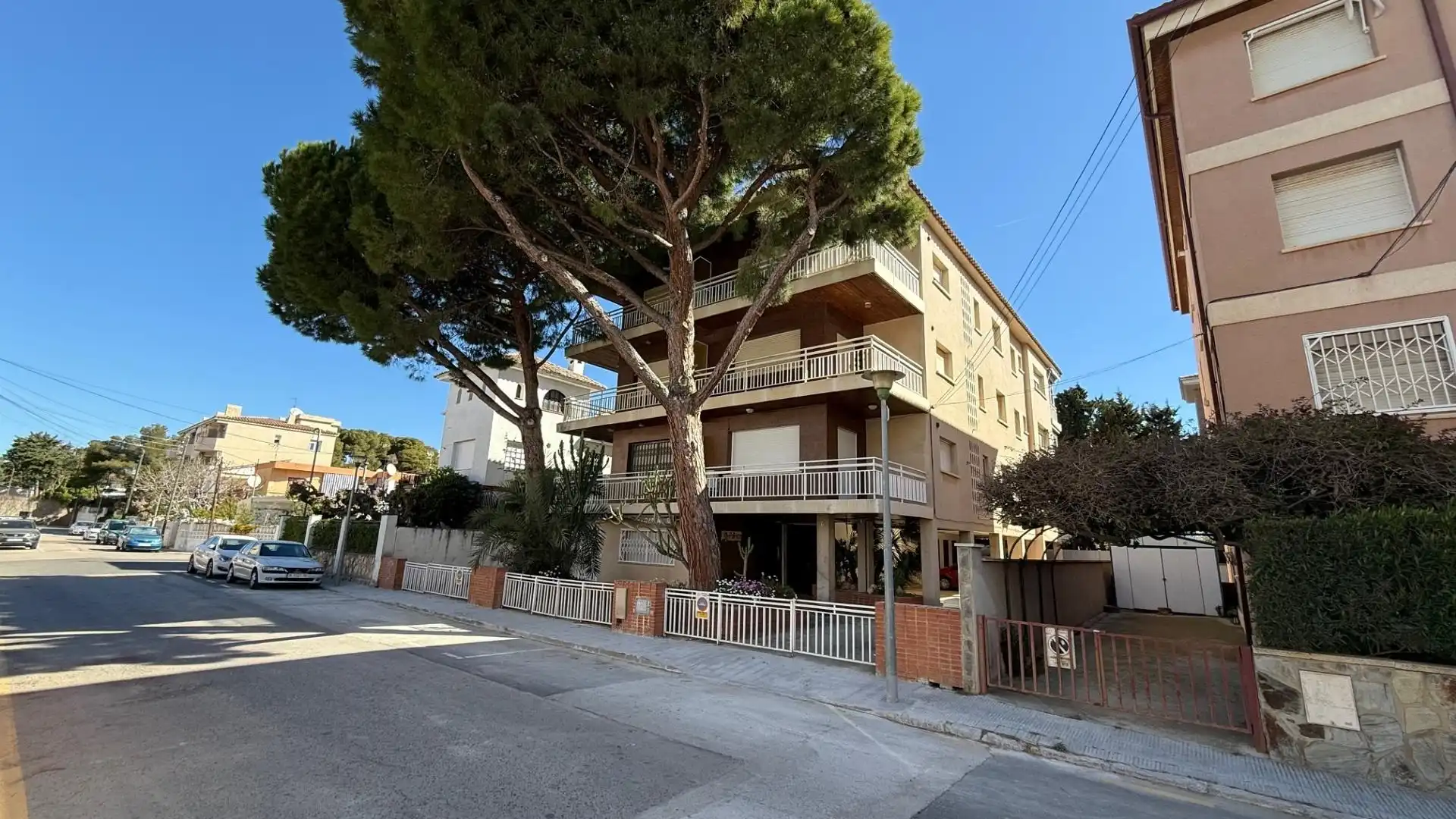 Exterior view of Planta baja for sale in El Vendrell