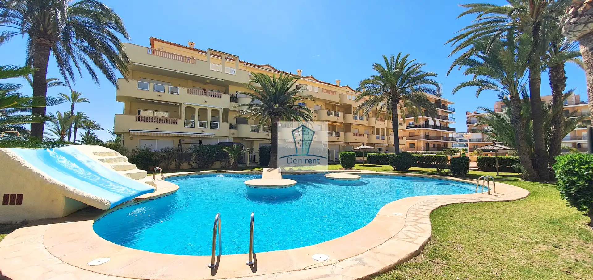 Vista exterior de Apartamento de alquiler en Dénia con Aire acondicionado, Calefacción y Terraza