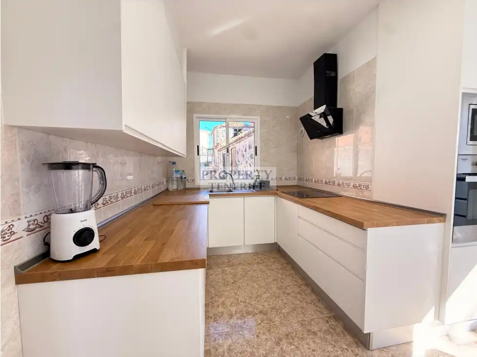 Küche von Haus oder Chalet zum Verkauf in Guía de Isora mit Möbliert