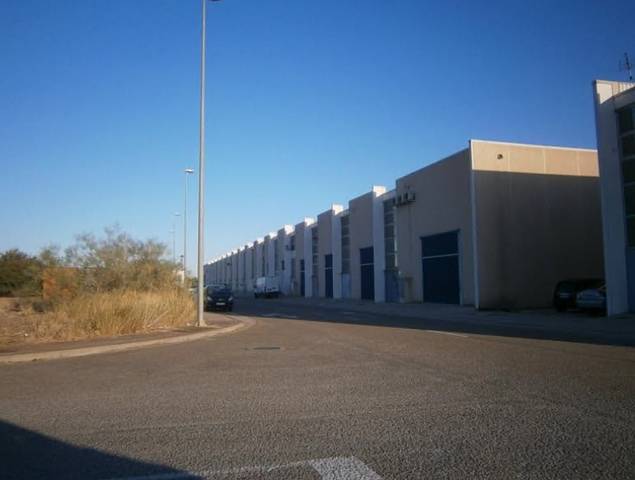 Nave industrial en Venta en Pz Los Leones en Pinseque