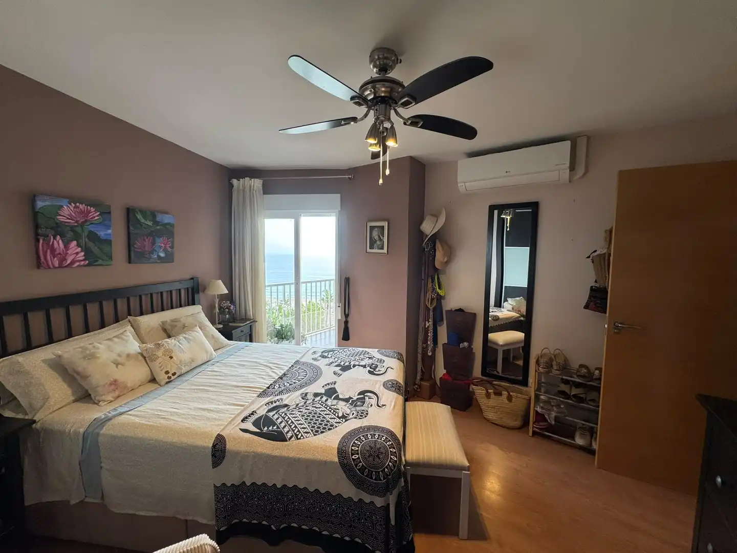 Dormitori de Apartament de lloguer en El Campello amb Aire condicionat, Calefacció i Moblat