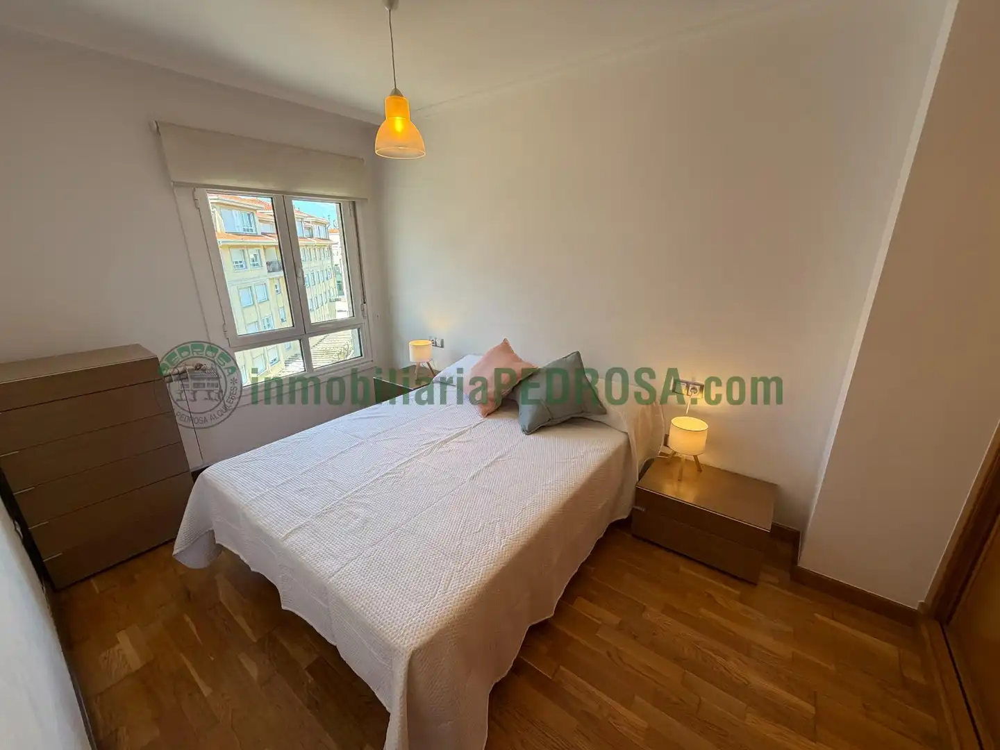 Schlafzimmer von Wohnungen zur Miete in Poio mit Heizung, Abstellraum und Möbliert