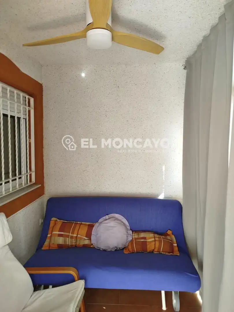 Balcony of Houses for sale in Guardamar del Segura  with Air Conditioner, Heating and Private garden