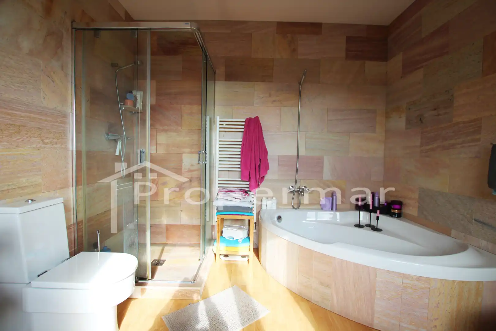 Badezimmer von Haus oder Chalet zum Verkauf in Sant Antoni de Vilamajor mit Klimaanlage, Heizung und Privatgarten