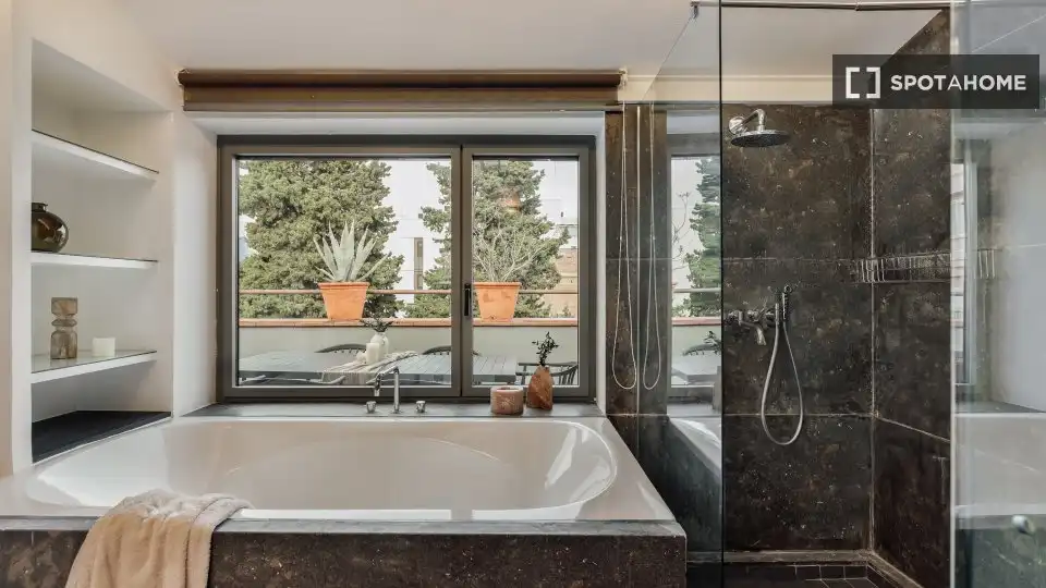 Bany de Apartament per a compartir en Barcelona amb Aire condicionat, Terrassa i Moblat