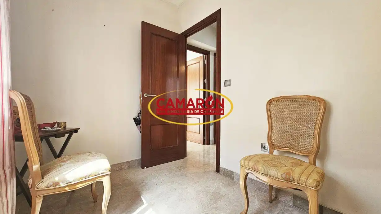 Casa adosada en venta en La Puebla del Río con Trastero y Amueblado