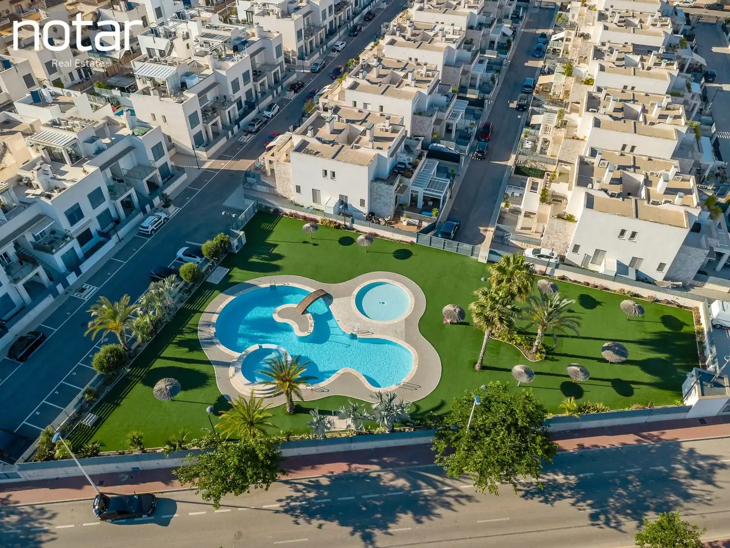 Piscina de Casa adosada en venda en Torrevieja amb Jardí privat, Terrassa i Piscina