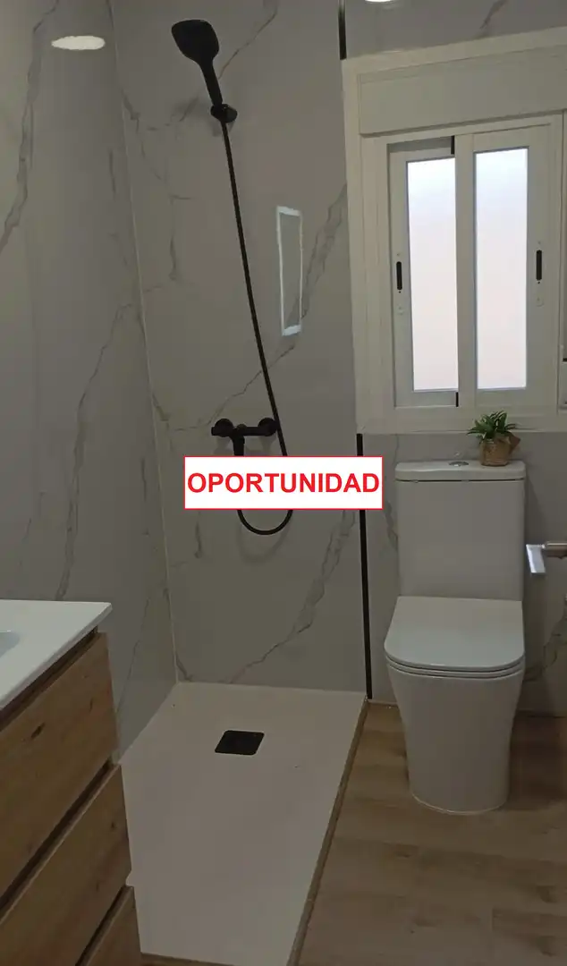Baño de Ático en venta en Ciudad Real con Calefacción, Terraza y Amueblado