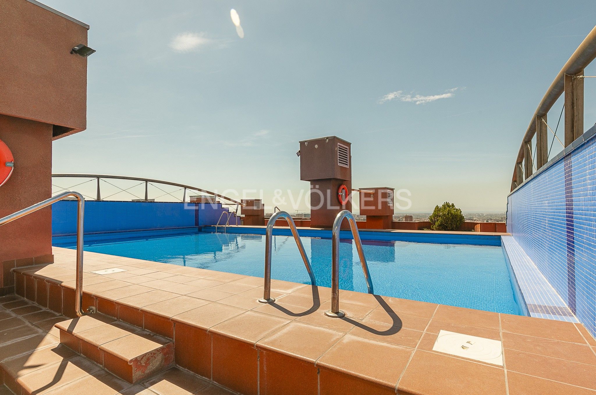 Piscina de Dúplex en venda en Sant Just Desvern amb Aire condicionat, Calefacció i Terrassa
