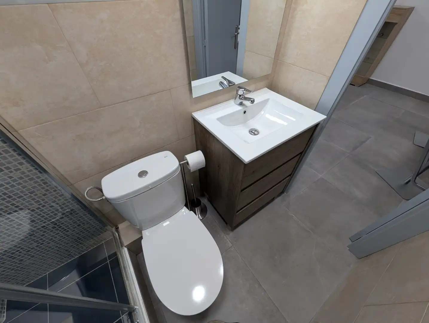 Bathroom of Attic for rent in Badalona  with Air Conditioner, Parquet flooring and Terrace