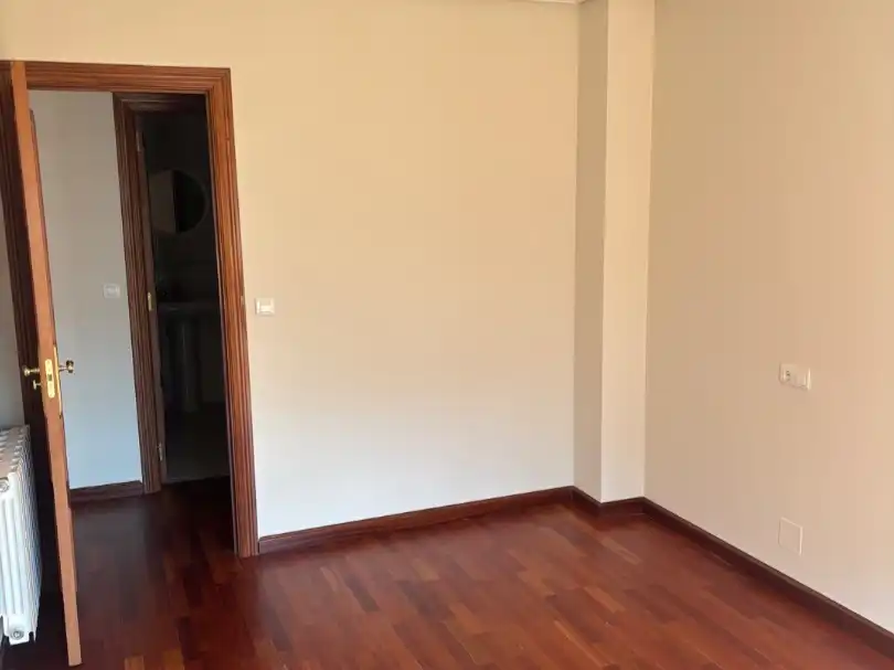 Pis de lloguer en Ponferrada amb Calefacció, Parquet i Traster