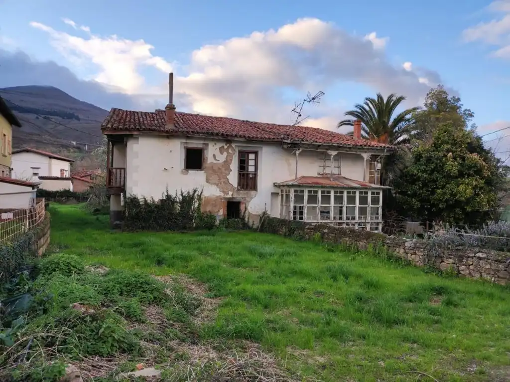 Exterior view of Country homes for sale in Bárcena de Pie de Concha, Cantabria