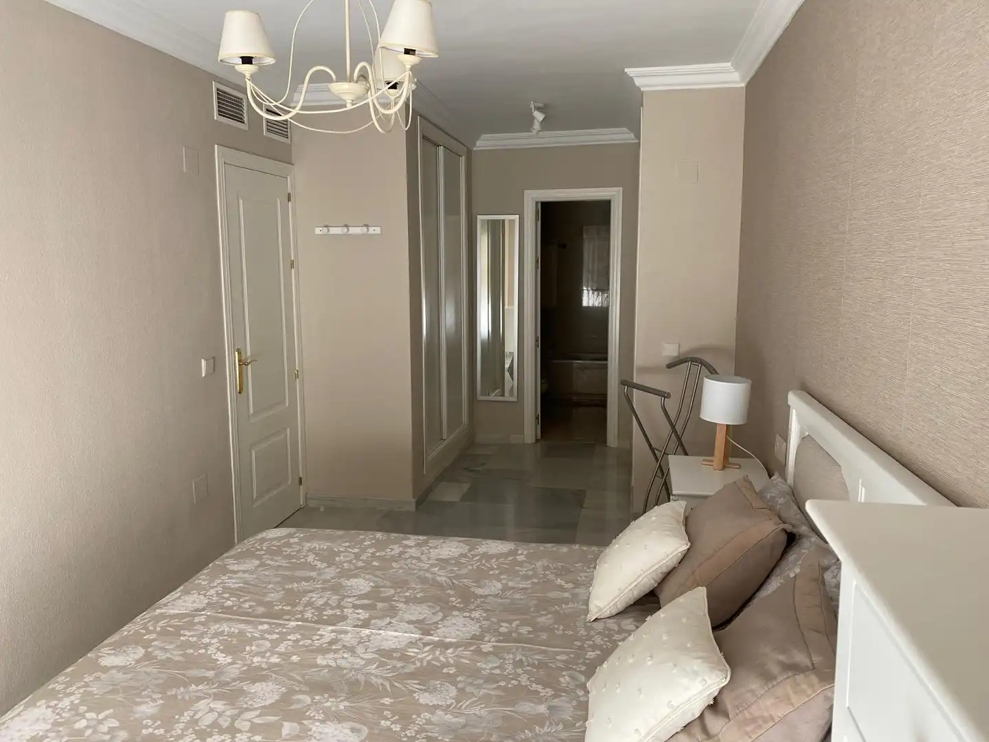 Bedroom of Apartments for rent in Marbella  with Air Conditioner, Furnished and Oven