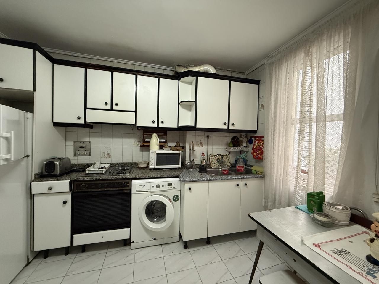 Küche von Wohnung zum Verkauf in Barakaldo  mit Terrasse, Möbliert und Balkon